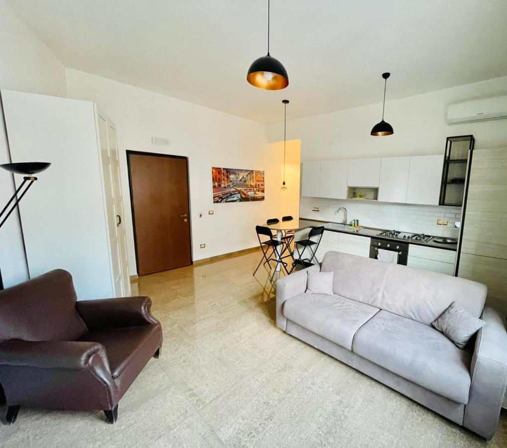 Interno Dieci Рим Екстериор снимка