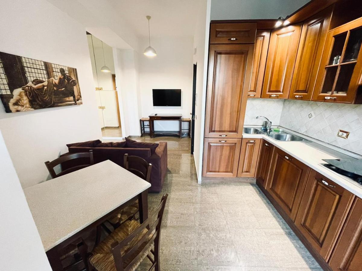 Interno Dieci Рим Екстериор снимка
