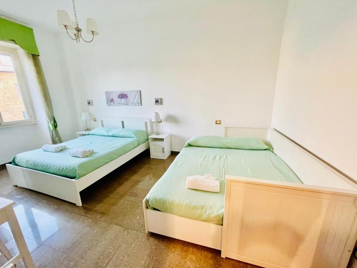 Interno Dieci Рим Екстериор снимка
