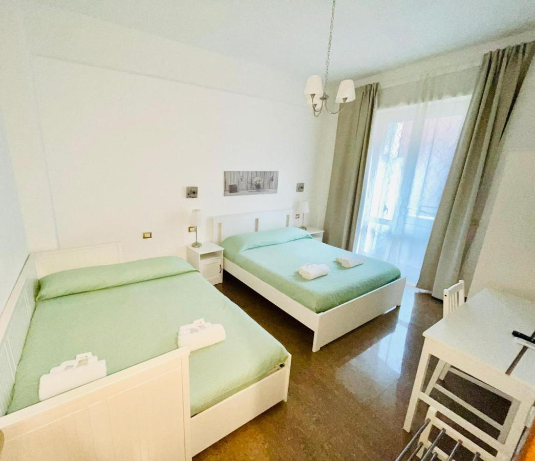 Interno Dieci Рим Екстериор снимка