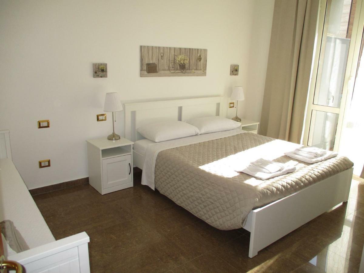 Interno Dieci Рим Екстериор снимка