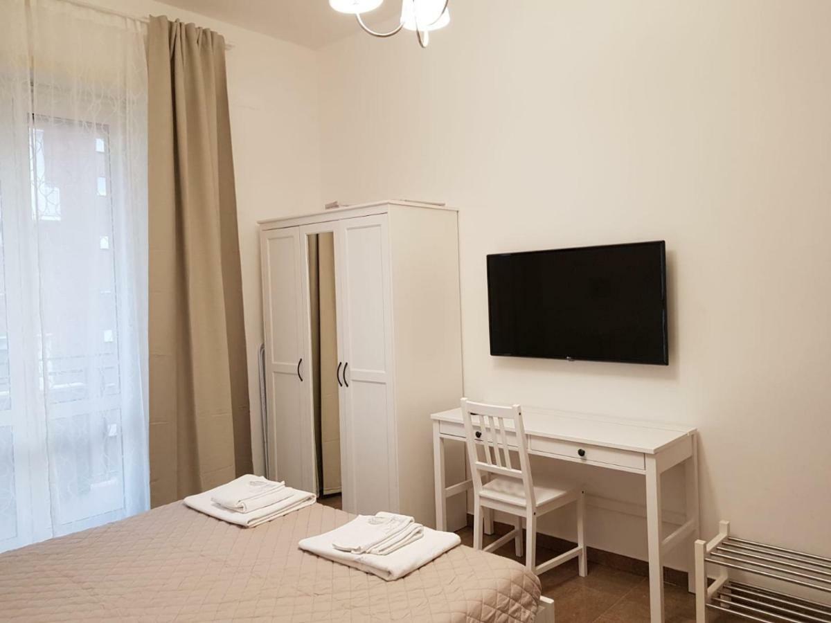 Interno Dieci Рим Екстериор снимка