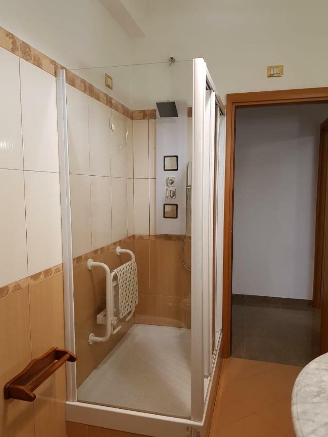 Interno Dieci Рим Екстериор снимка