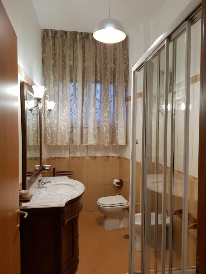Interno Dieci Рим Екстериор снимка