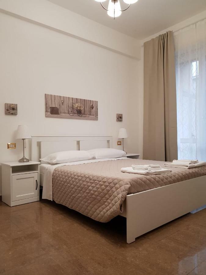 Interno Dieci Рим Екстериор снимка