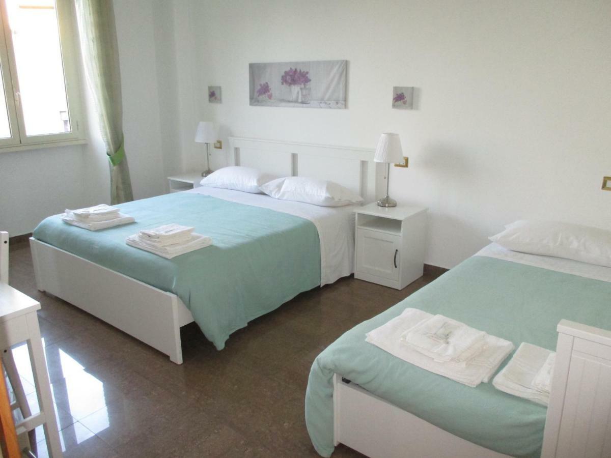 Interno Dieci Рим Екстериор снимка