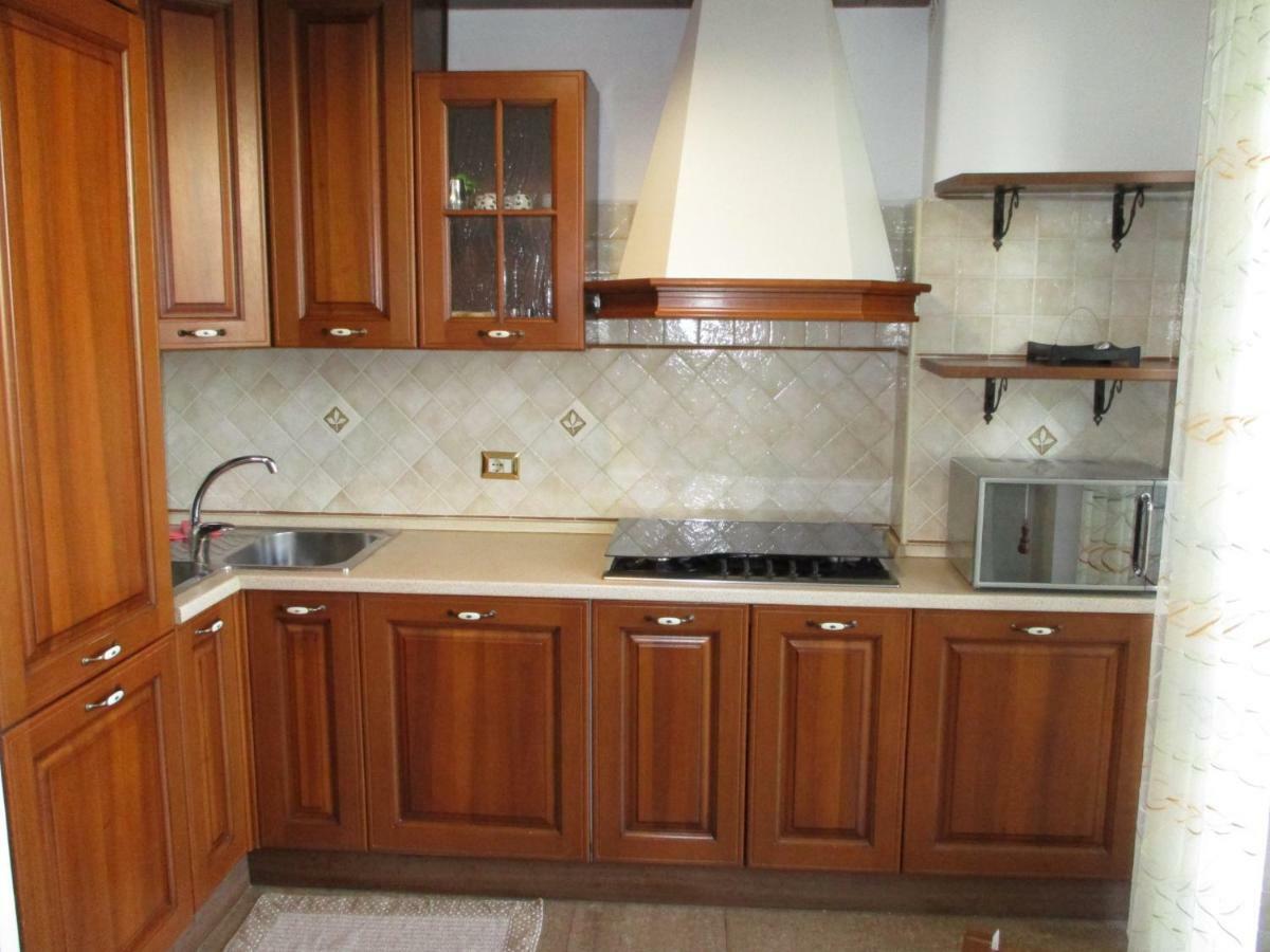 Interno Dieci Рим Екстериор снимка